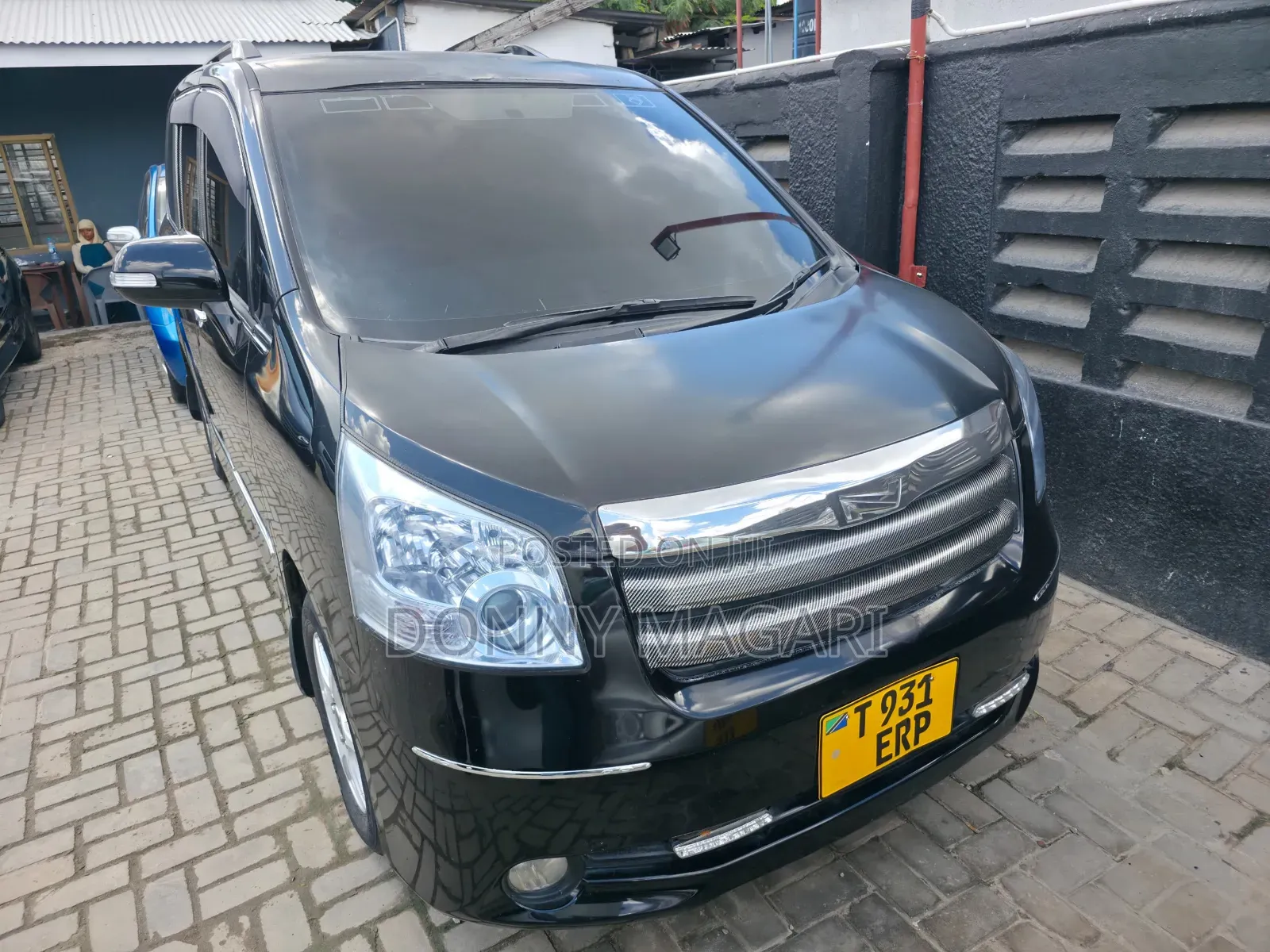Toyota Noah 2012 Black