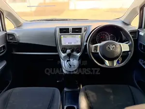Toyota Ractis 2011 Blue