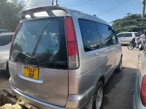 Toyota Noah 2001 Silver
