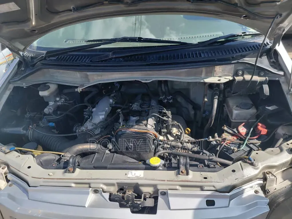 Toyota Noah 2001 Silver