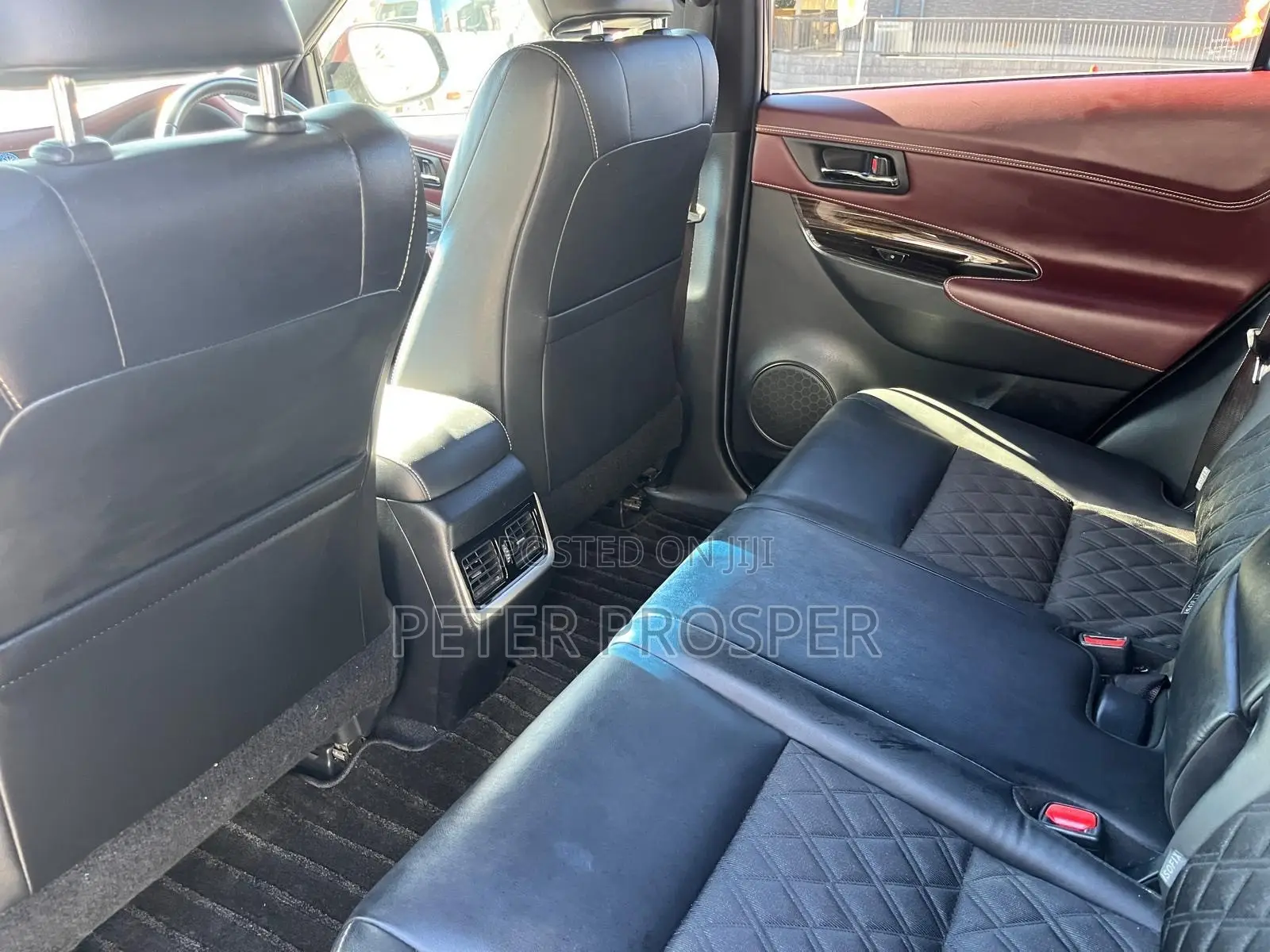 Toyota Harrier 2.0 2016 Burgundy