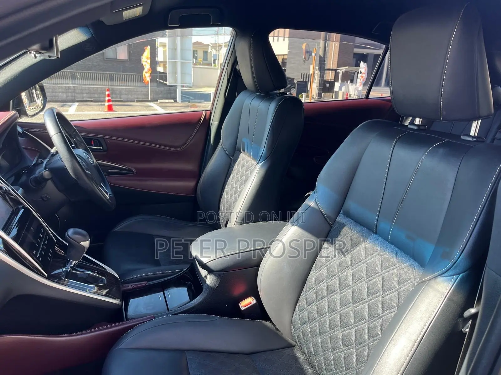 Toyota Harrier 2.0 2016 Burgundy