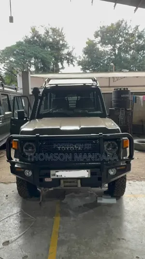 Toyota Land Cruiser 2011 Green