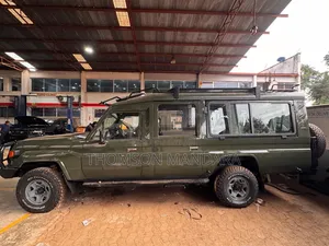 Toyota Land Cruiser 2011 Green
