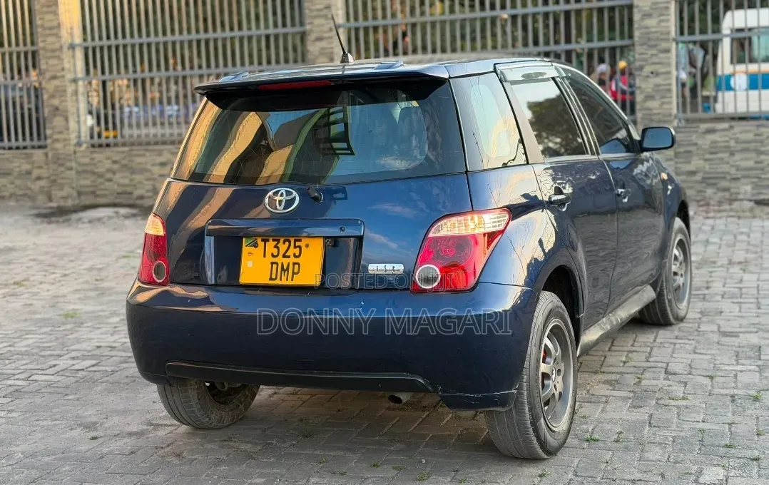 Toyota IST 2006 Blue