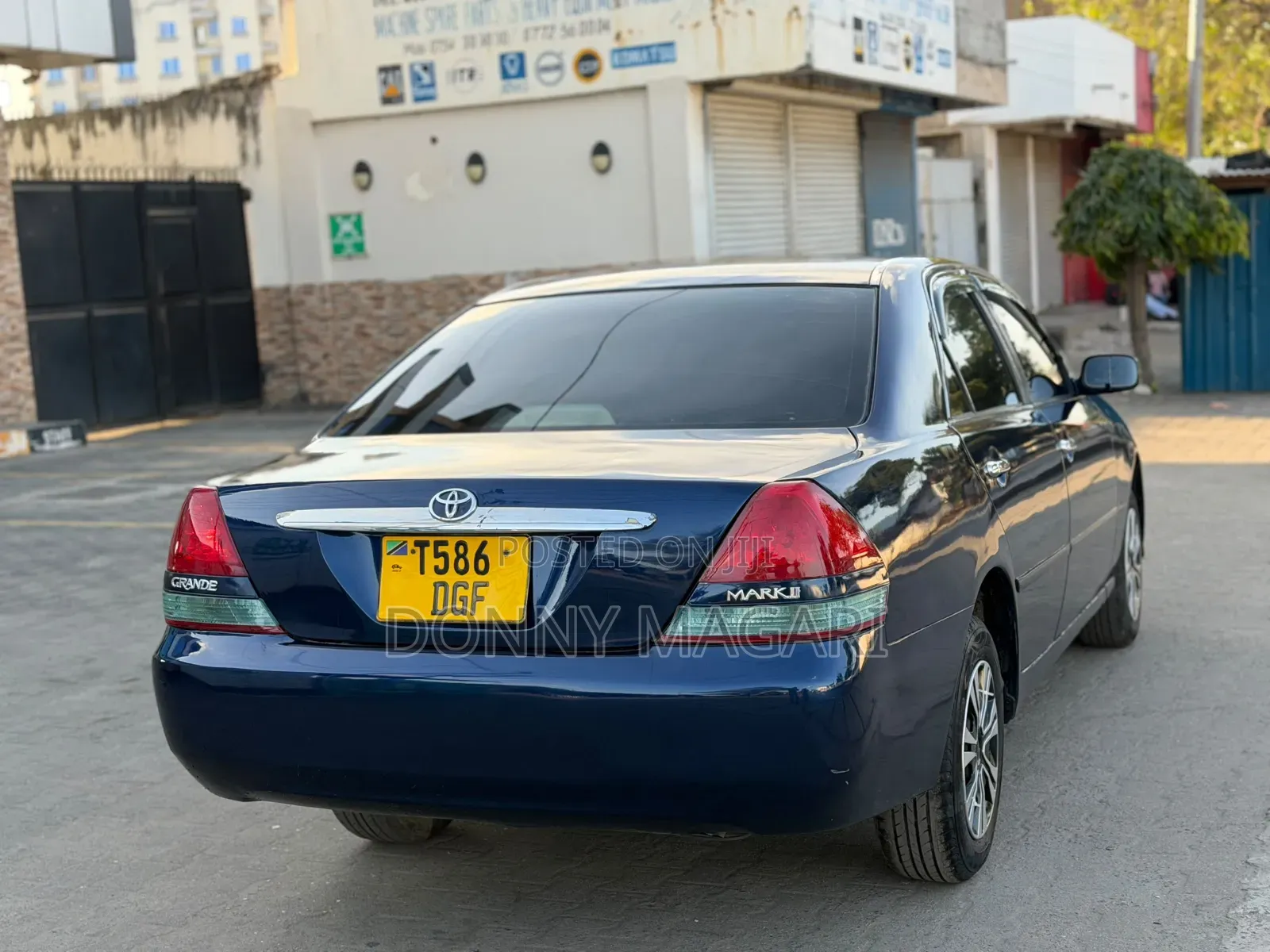 Toyota Mark II 2002 Blue