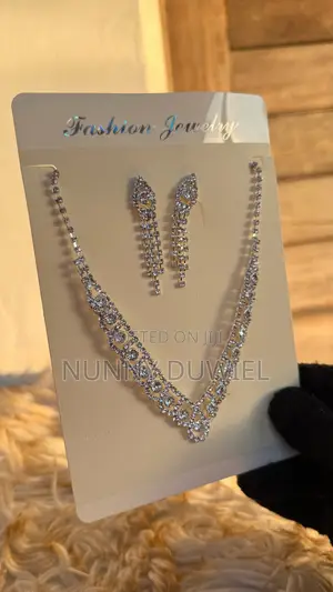 Elegant Silver Crystal Twisted v Necklace Set