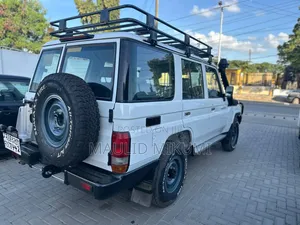 Toyota Land Cruiser 2020 White