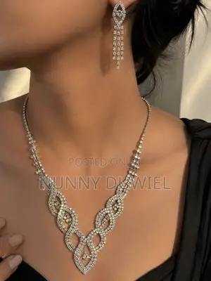 Elegant Silver Crystal Wave Necklace Set