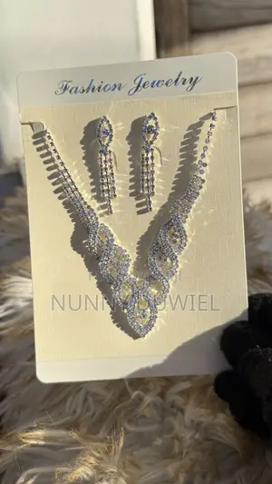 Elegant Silver Crystal Wave Necklace Set
