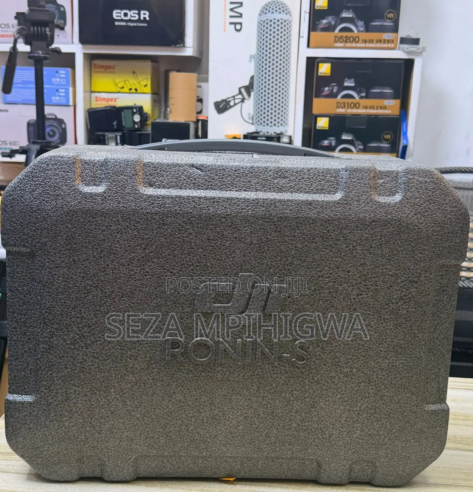 DJI Ronin-S 3-Axis Gimbal Stabilizer