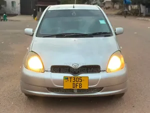 Toyota Vitz 2003 Silver