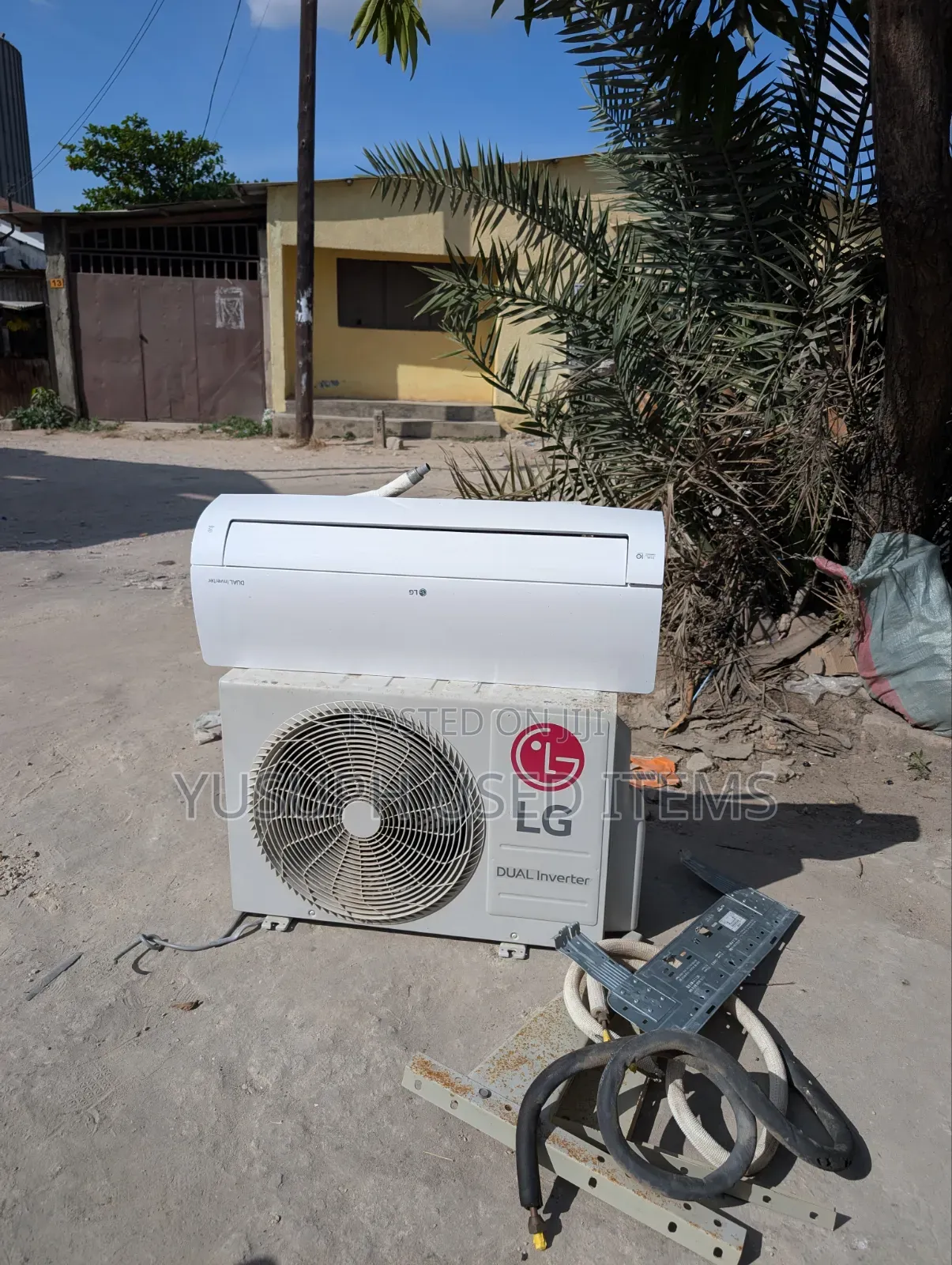 LG AC // 12000BTU// Dual Inveter//