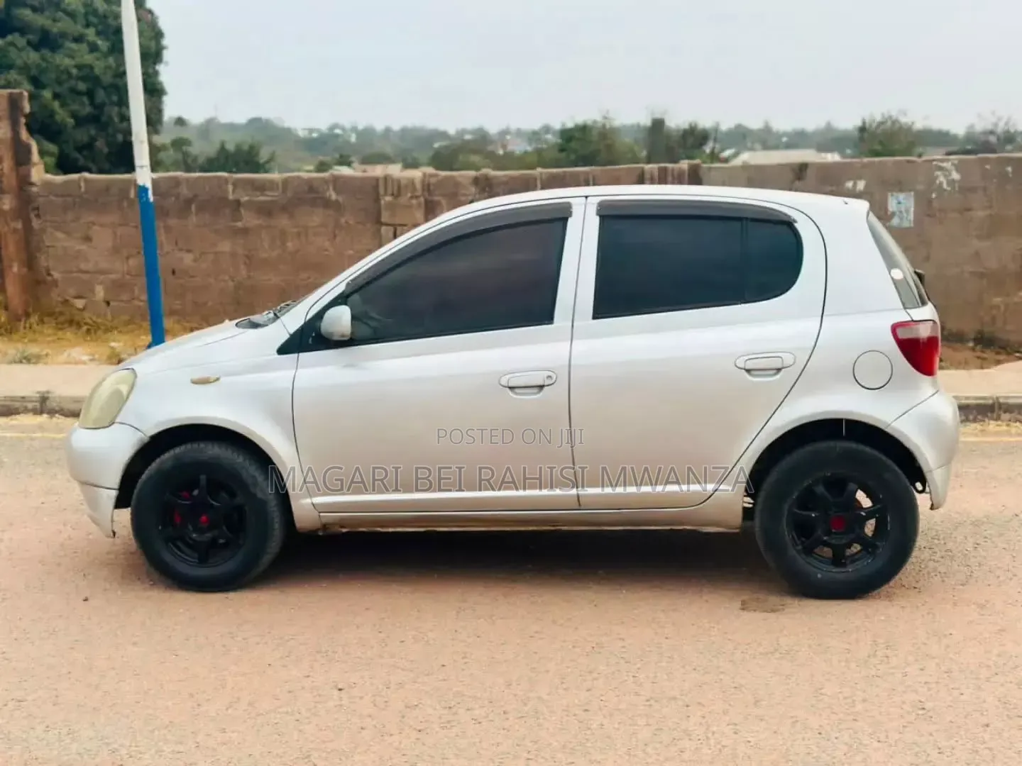Toyota Vitz 2003 Silver