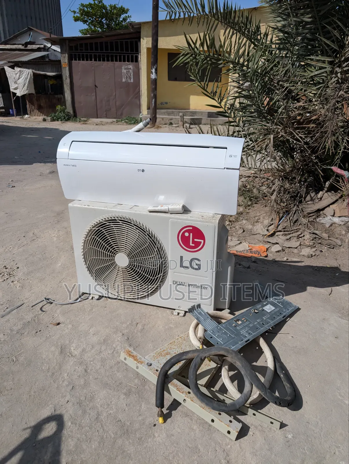 LG AC // 12000BTU// Dual Inveter//