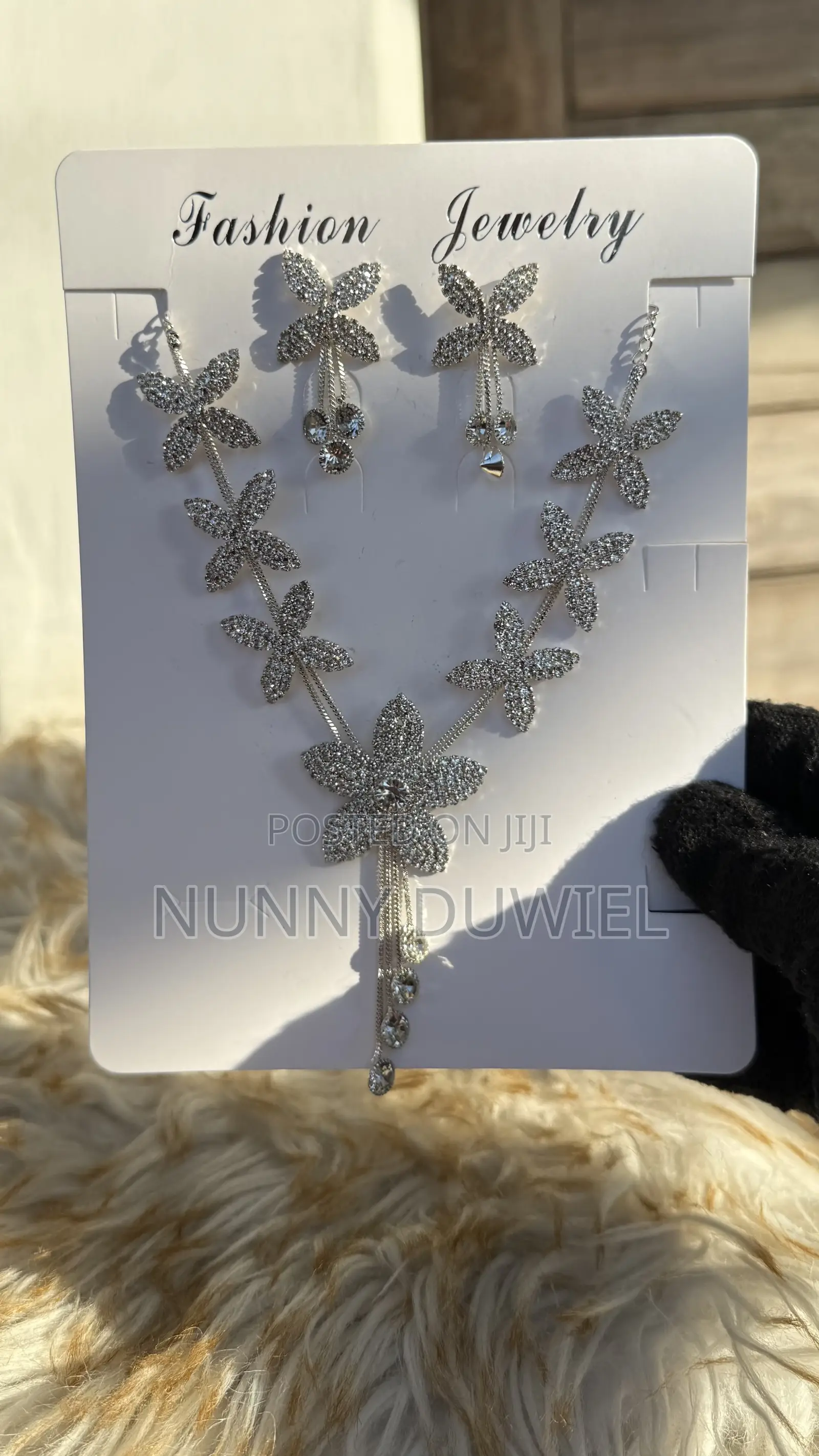 Elegant Silver Crystal Flower Cluster Necklace Set