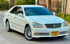 Toyota Crown 2006 White