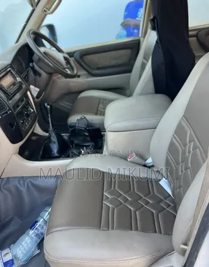 Toyota Land Cruiser 2007 White