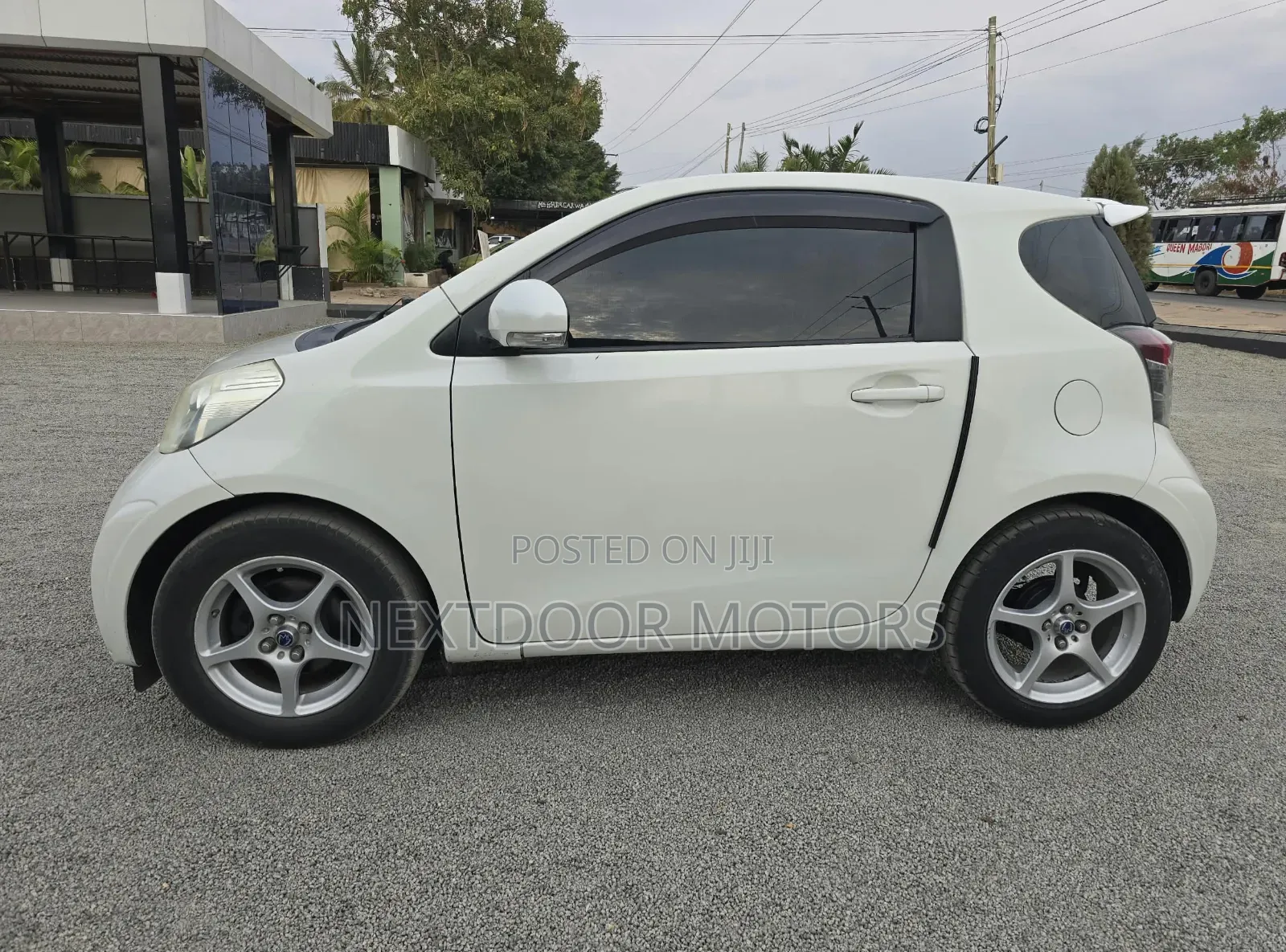 Toyota iQ 2008 White