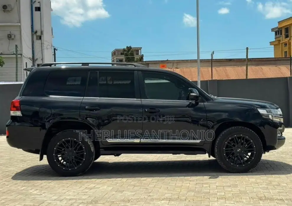 Toyota Land Cruiser 2021 Black