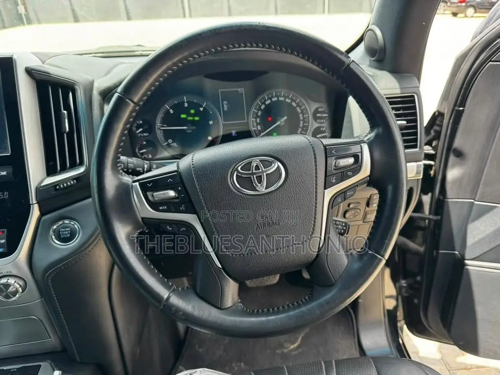 Toyota Land Cruiser 2021 Black
