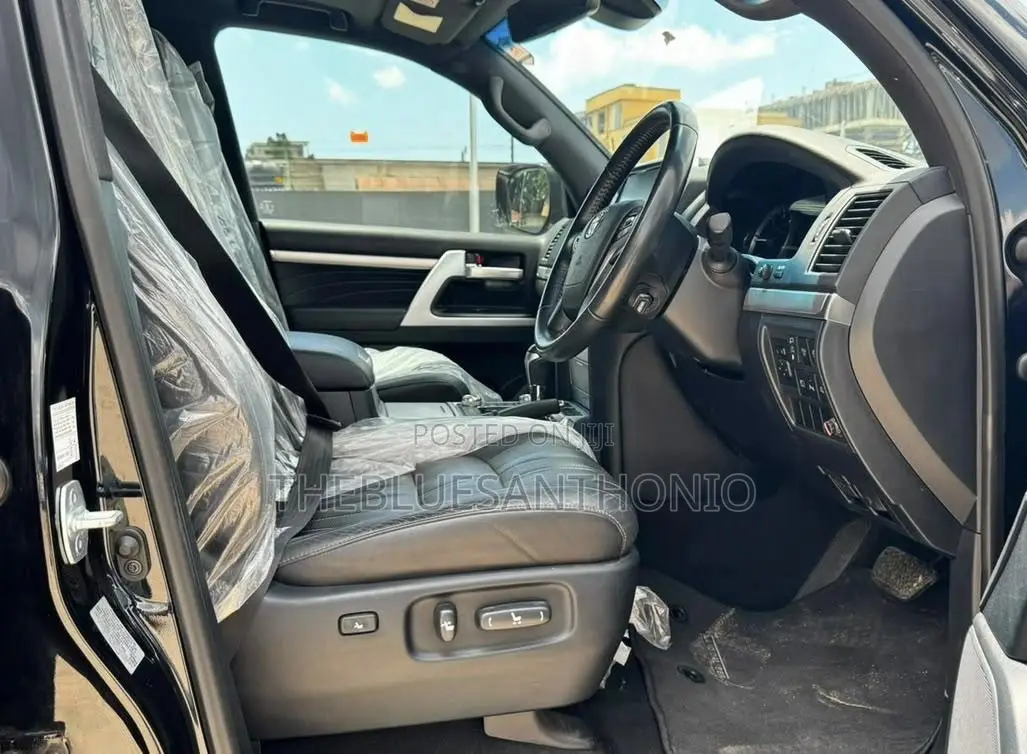 Toyota Land Cruiser 2021 Black