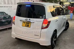 Toyota Ractis 2005 White