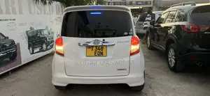 Toyota Ractis 2005 White