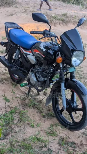 TVS HLX 125 2025 Black