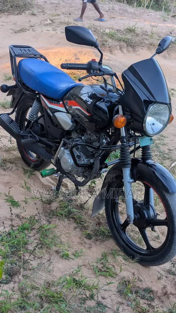 TVS HLX 125 2025 Black
