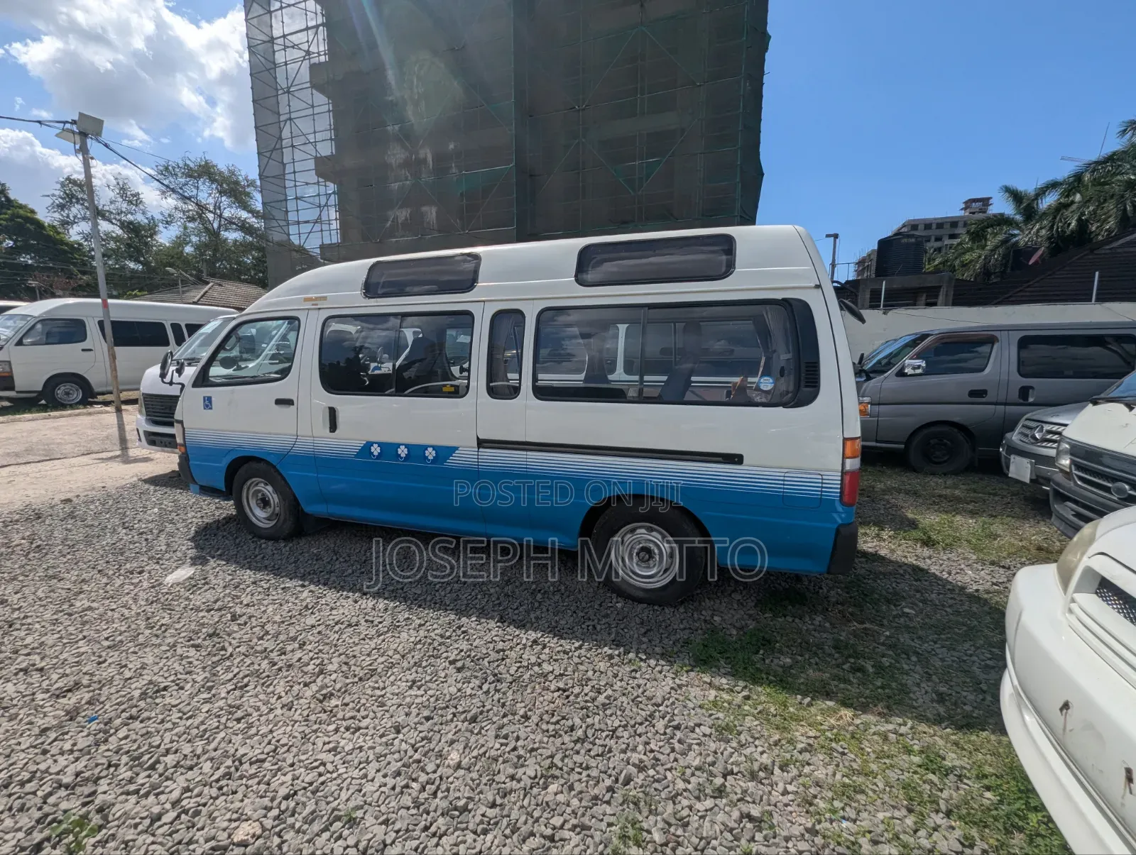 Toyota Grand HiAce 2002 White