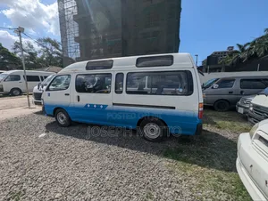 Toyota Grand HiAce 2002 White