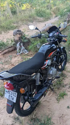 TVS HLX 125 2025 Black