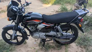 TVS HLX 125 2025 Black