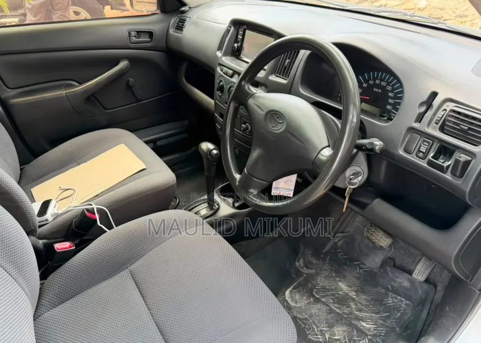 Toyota Probox 2004 Silver