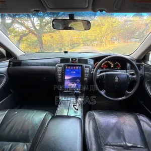Toyota Crown 2004 Silver