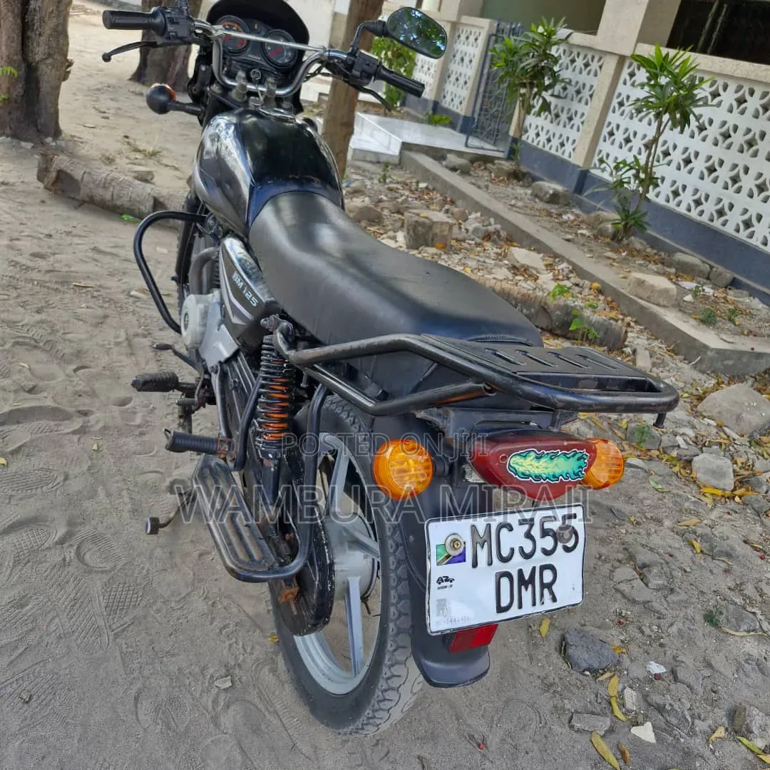 Bajaj Boxer 125 2025 Black