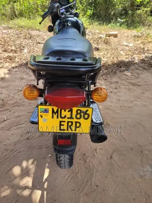 New Bajaj Boxer 125 2025 Black
