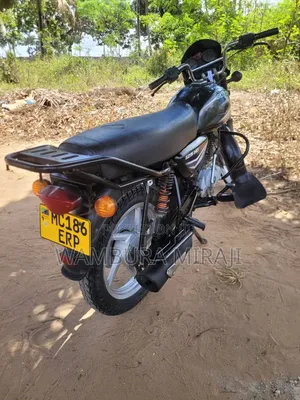 New Bajaj Boxer 125 2025 Black