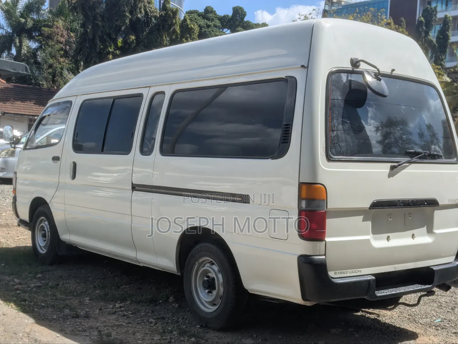 Toyota Grand HiAce 2001 White