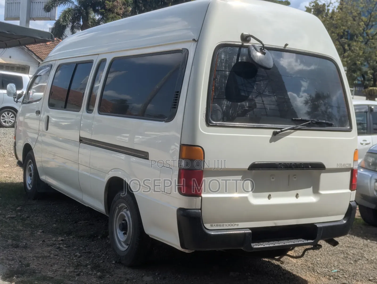 Toyota Grand HiAce 2001 White