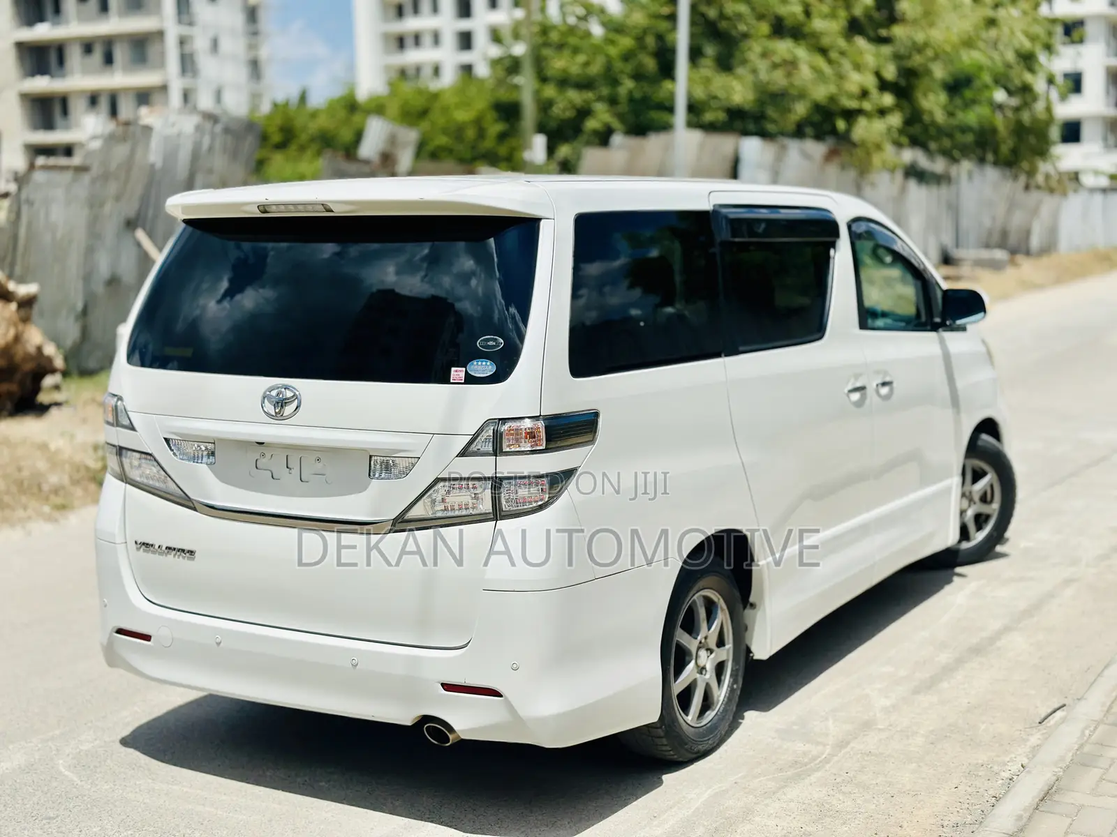 Toyota Vellfire V 2.4 FWD 7-Seater 2010 White