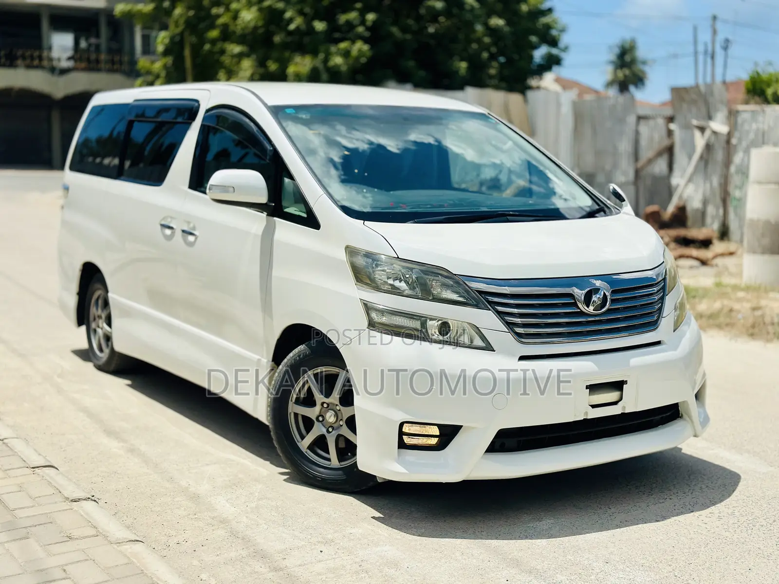 Toyota Vellfire V 2.4 FWD 7-Seater 2010 White