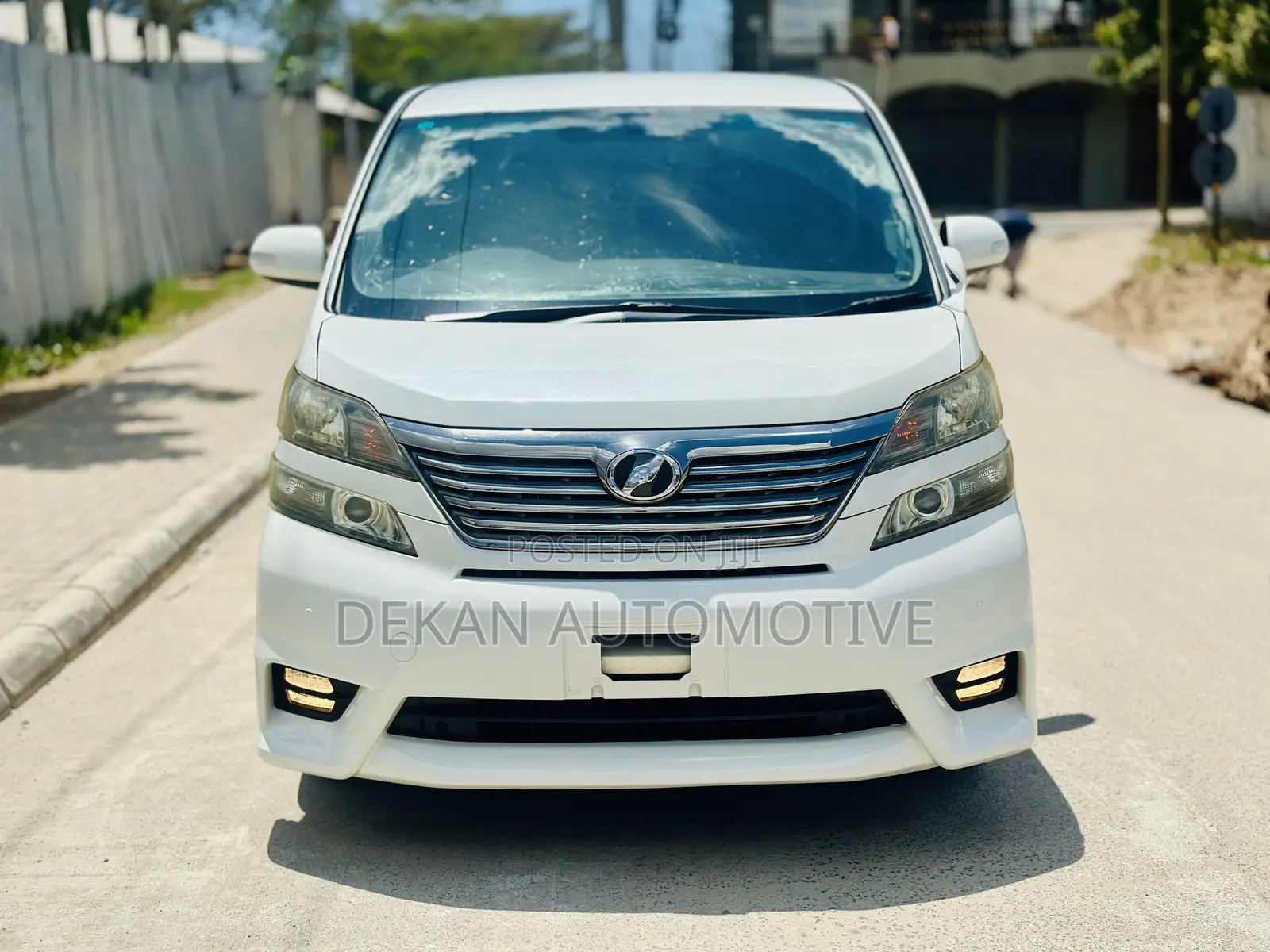 Toyota Vellfire V 2.4 FWD 7-Seater 2010 White