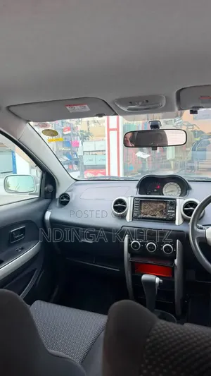 Toyota IST 2004 Silver
