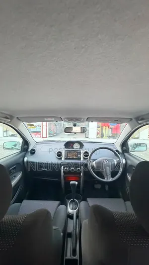 Toyota IST 2004 Silver