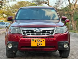 Subaru Forester 2011 Red