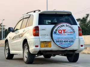 Toyota RAV4 Automatic 2003 White