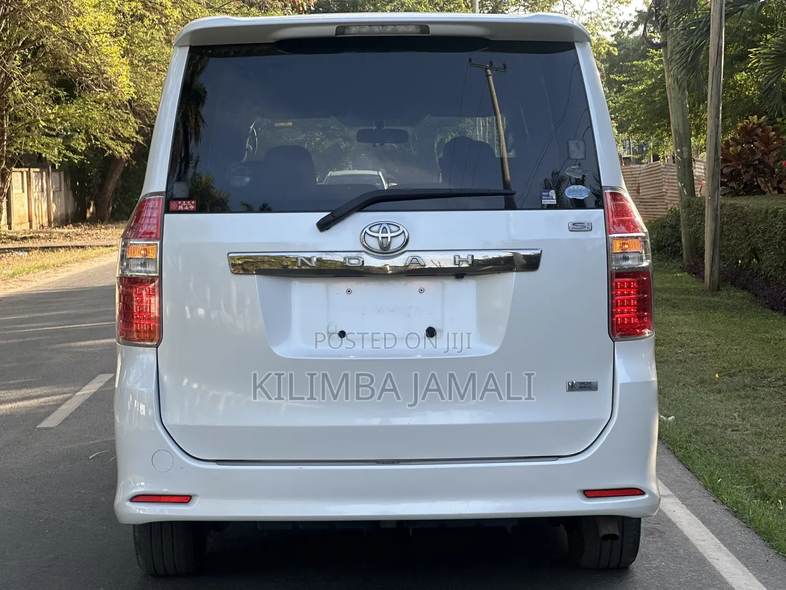 Toyota Noah 2009 White