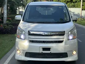 Toyota Noah 2009 White